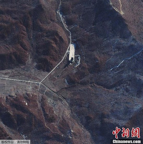 當(dāng)?shù)貢r間12月1日，朝鮮宇宙空間技術(shù)委員會發(fā)言人說，朝鮮將于本月10日至22日間發(fā)射衛(wèi)星。圖為國外媒體近日公布的俯瞰朝鮮衛(wèi)星發(fā)射場照片。