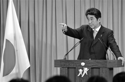17日，東京自民黨總部大樓，安倍晉三勝選后召開(kāi)新聞發(fā)布會(huì)。