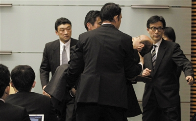 日本新政權(quán)右翼政客集體上位曾非法登上釣魚島