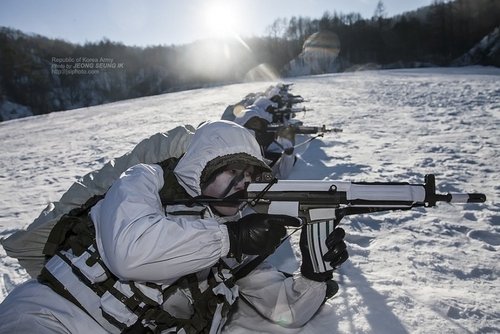 李明博卸下軍權 韓新總統(tǒng)或拉緊中美強硬對朝
