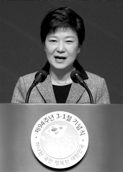 韓總統(tǒng)敦促日本深刻反省歷史 無(wú)保留改變態(tài)度
