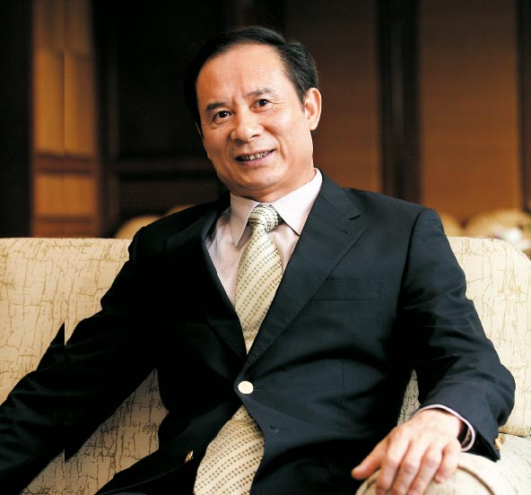 全國(guó)政協(xié)委員、星河灣董事長(zhǎng)黃文仔有此一說(shuō)，稱(chēng)調(diào)控房?jī)r(jià)要從調(diào)控地價(jià)開(kāi)始