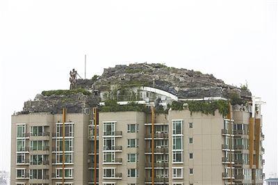 8月15日拍攝的北京人濟山莊“最牛違建”。新京報記者 浦峰攝