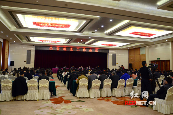 2月20日召開的湖南省糧食工作會議透露，初步統(tǒng)計，2013年全省糧油加工業(yè)總產(chǎn)值達(dá)到1139.2億元，比上年增加72.1億元。