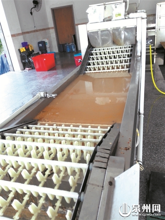 多家餐具消毒廠環(huán)境堪憂 餐具如此出爐你放心嗎