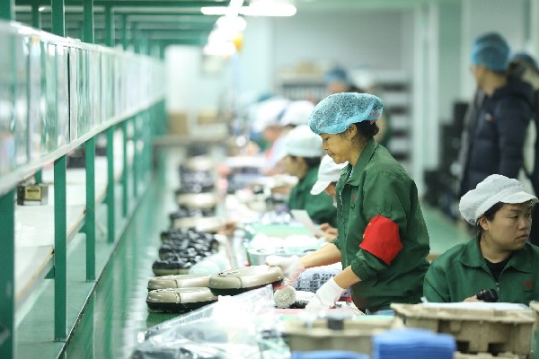 拼多多推出“新品牌計(jì)劃”，扶持1000家“拼工廠”品牌升級(jí)