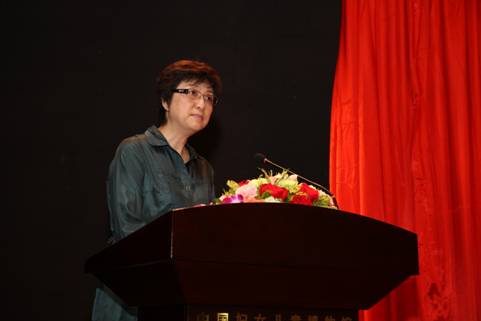 2011年5月14日下午，全國婦聯(lián)兒童工作部部長鄧麗為“好媽好爸大講堂”家庭教育指導(dǎo)活動致辭