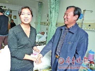 丈夫重病女子捐腎救夫出院后打地鋪照顧愛人(圖)