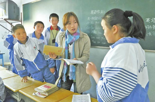 這學(xué)期一開學(xué)，張學(xué)琴在農(nóng)四師一中實(shí)習(xí)。她說(shuō)很喜歡當(dāng)老師的感覺(jué)。