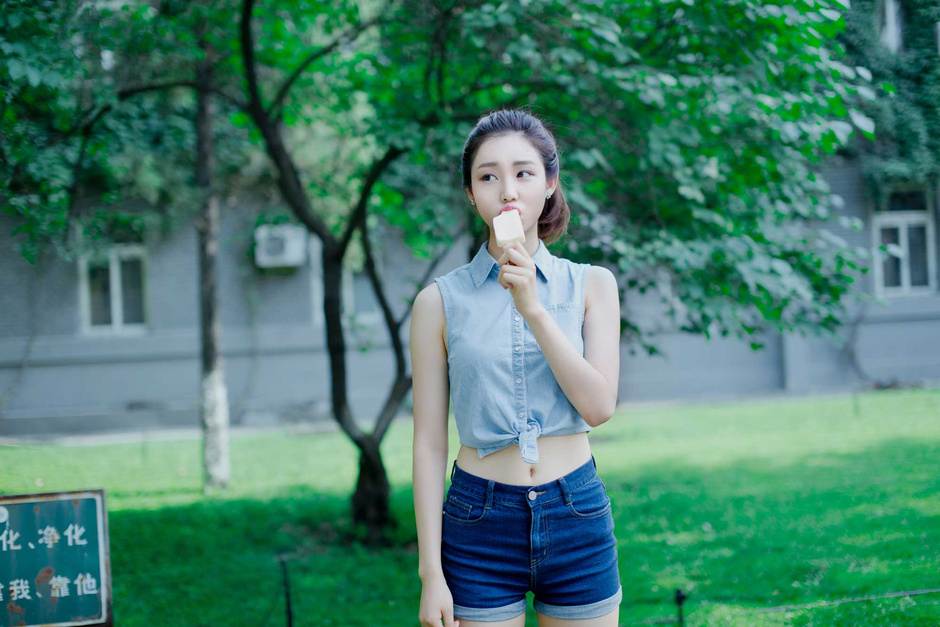 雪糕?；ňW(wǎng)絡(luò)走紅 盤點意外走紅的高校美女（組圖）