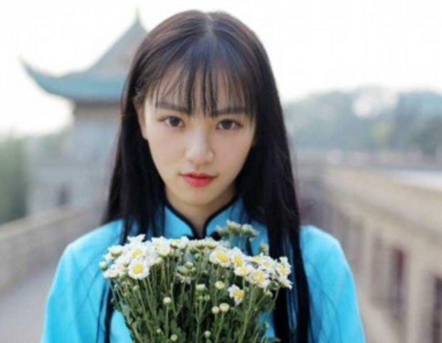 雪糕?；ňW(wǎng)絡(luò)走紅 盤點意外走紅的高校美女（組圖）
