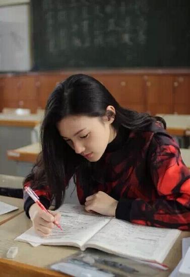 廈大年度“女神”評(píng)選出爐 實(shí)為選修課作業(yè)(圖)