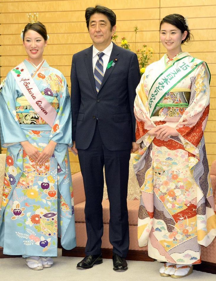 安倍接見日本櫻花女王、綠色女神
