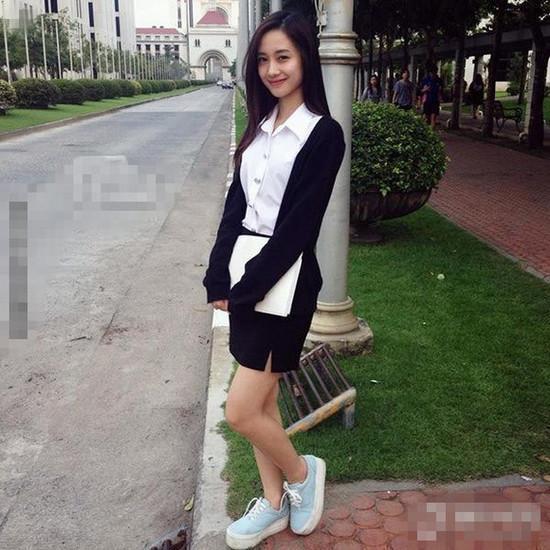 越南大學?；滩杳米呒t 高顏值似Anglebaby
